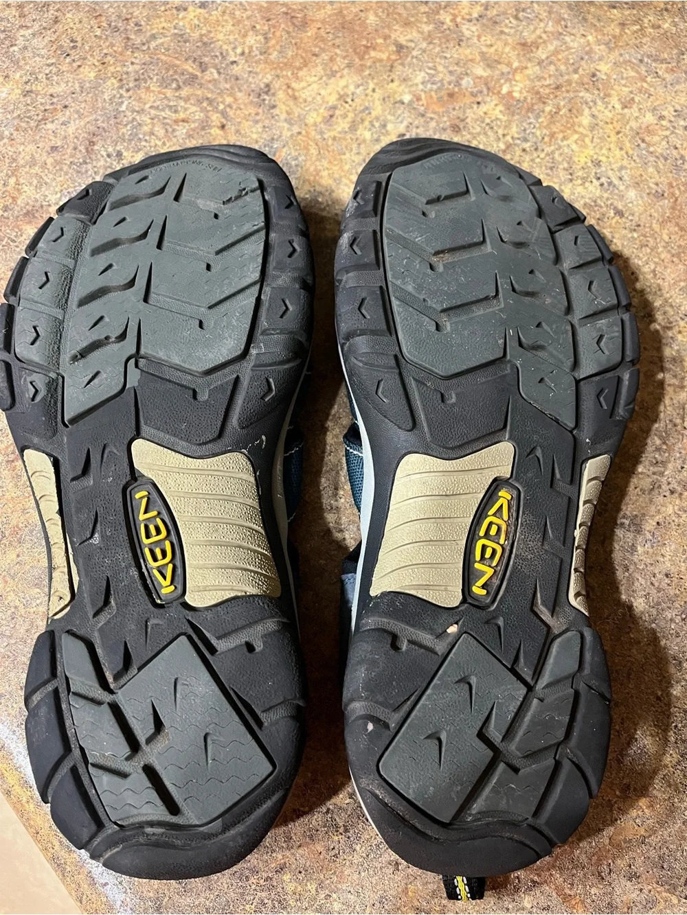 KEEN Newport H2 Sandals Navy Grey Closed Toe Water Hiking Men’s Sz 10 Vacation